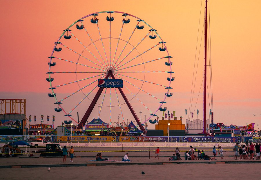 Jolly Roger Amusement Park Giant wheel pier